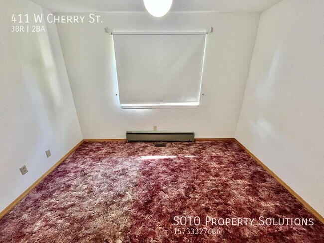 Building Photo - 411 W Cherry St