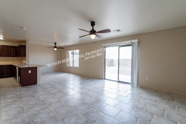 Building Photo - 4123 E Cameo Point Dr