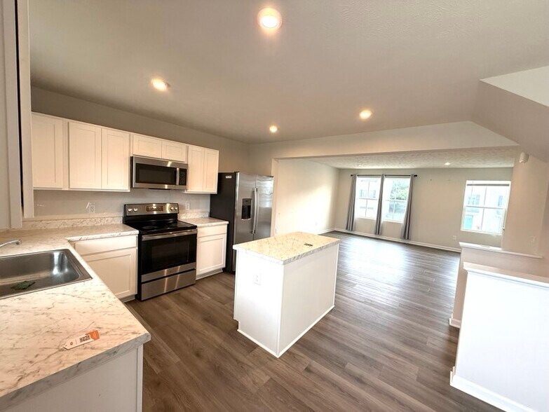 Building Photo - 114 Slate Ridge Dr