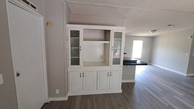 Building Photo - 40 Ginger Ln