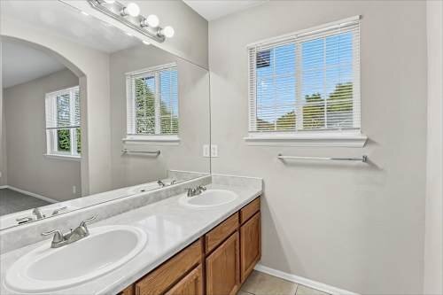 Building Photo - 9854 Kenton Cir