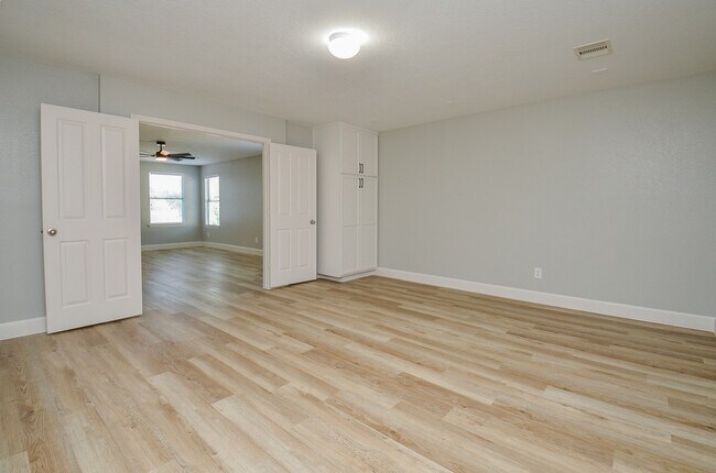 Building Photo - 2103 Orchard Frost Dr