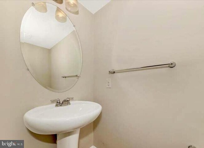 Building Photo - 247 Drexel Ct