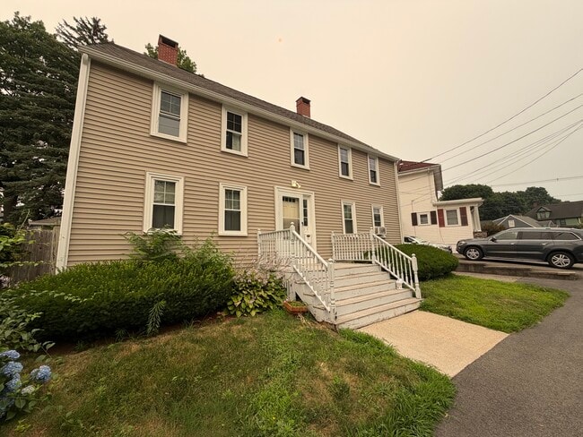 Building Photo - 5 Blossom St