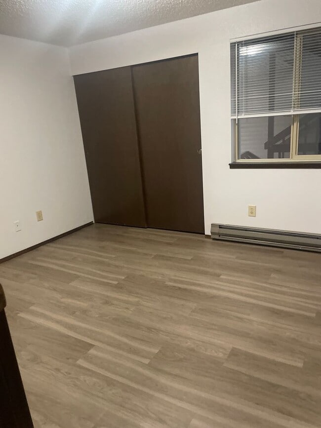 Building Photo - Price Reduction! 2 Bedroom Condo with a View.