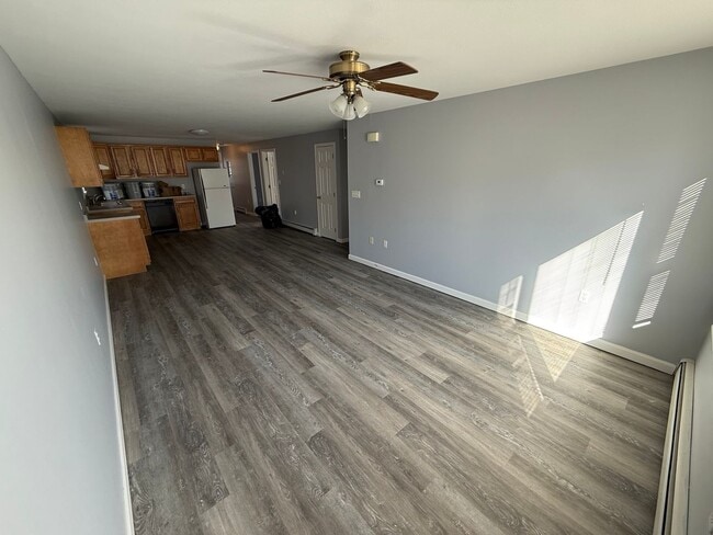 Building Photo - 570 Montgomery St