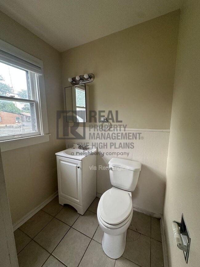 Building Photo - 3813 S Washington St