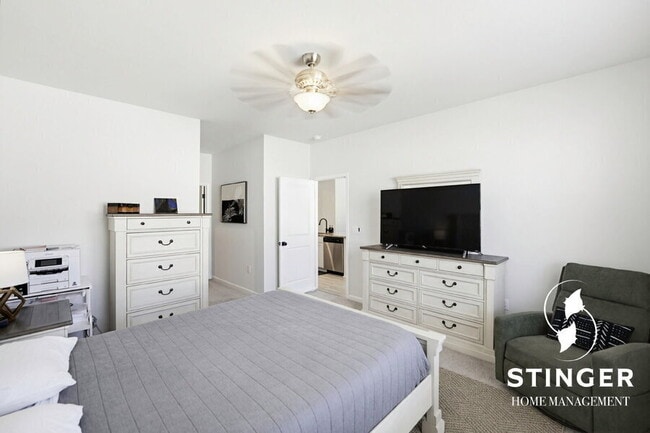 Building Photo - 334 Sanctuary Dr