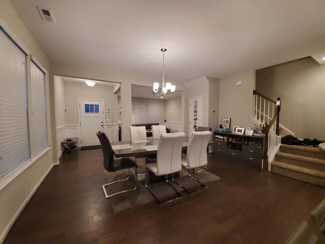 Building Photo - Room in Townhome on Metropolitan Dr