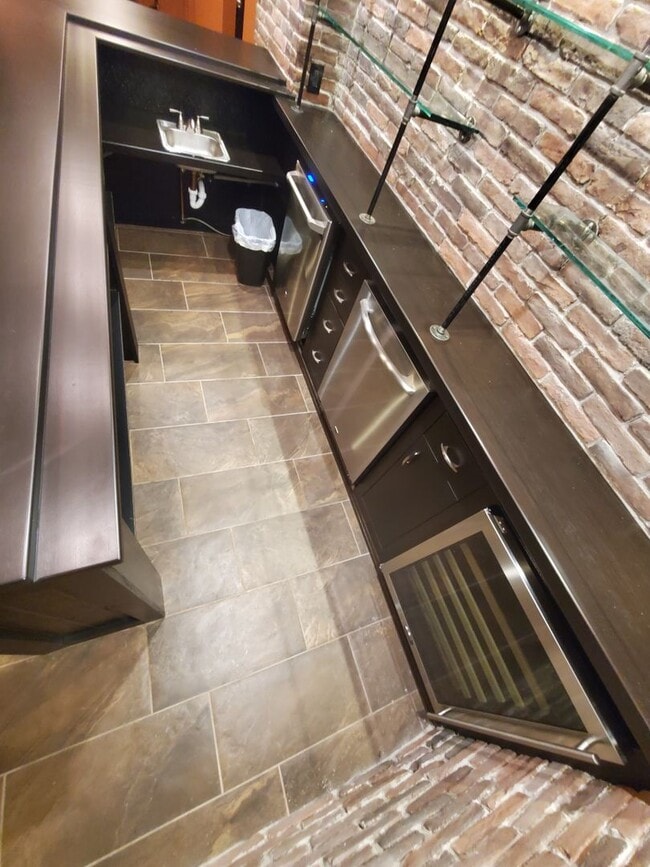 Building Photo - Beautiful, large home with finished baseme...