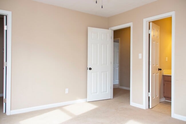 Building Photo - Half off first month rent move in special!