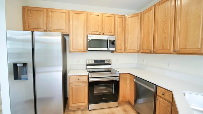 Building Photo - 15250 Florist Cir