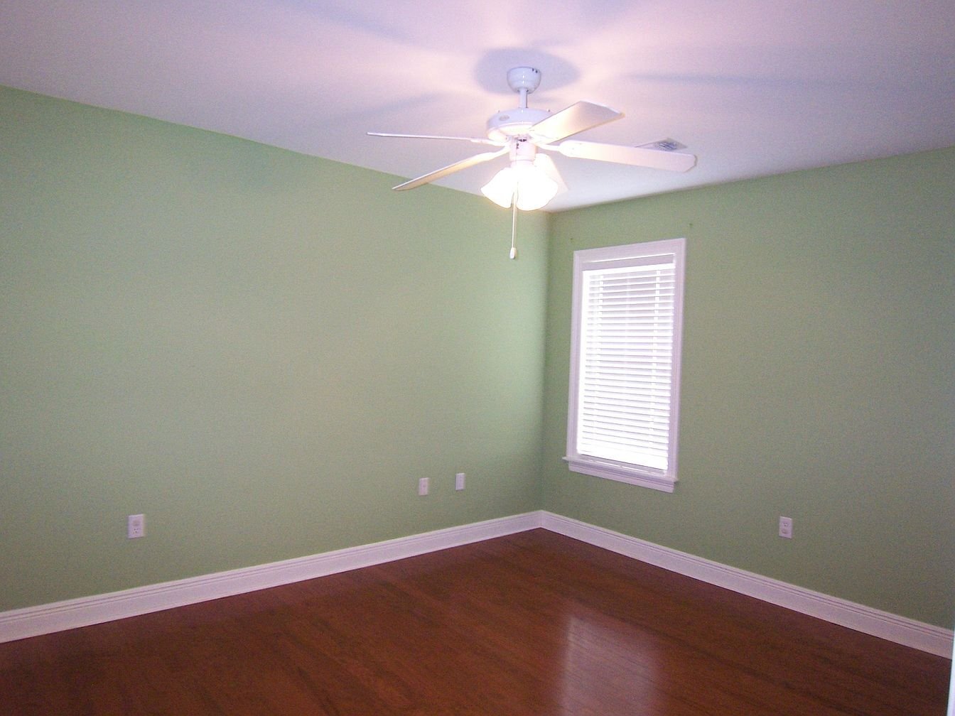 Building Photo - 127 Huntington Dr