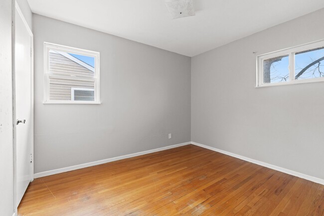 Building Photo - Accepting Section 8! Comfortable 3 bedroom...