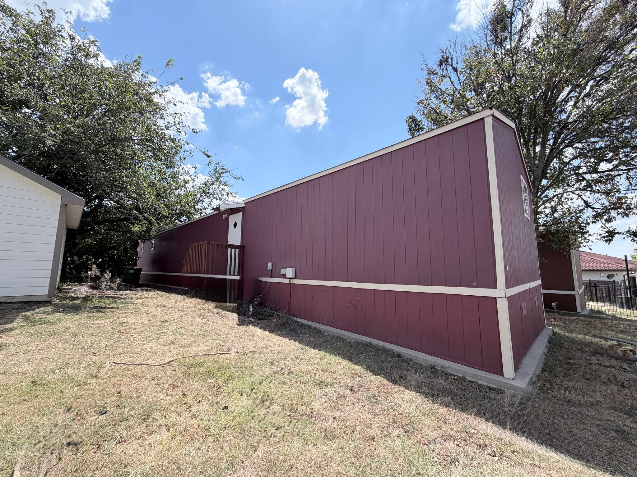 Building Photo - 709 N Collins Fwy