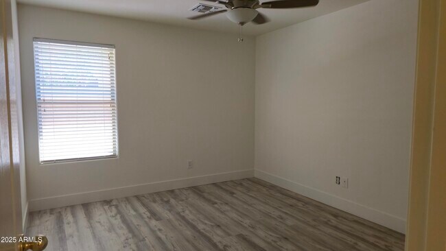 Building Photo - 16230 N 99th Way