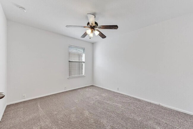 Building Photo - 480 Camelia Pkwy