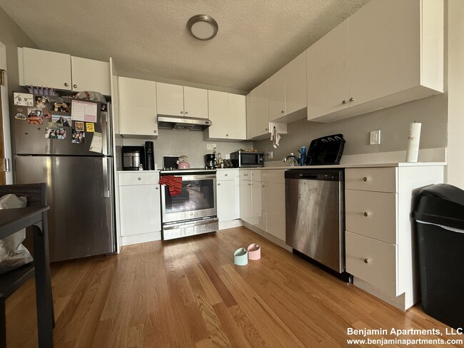 Building Photo - 226 Parker Hill Ave