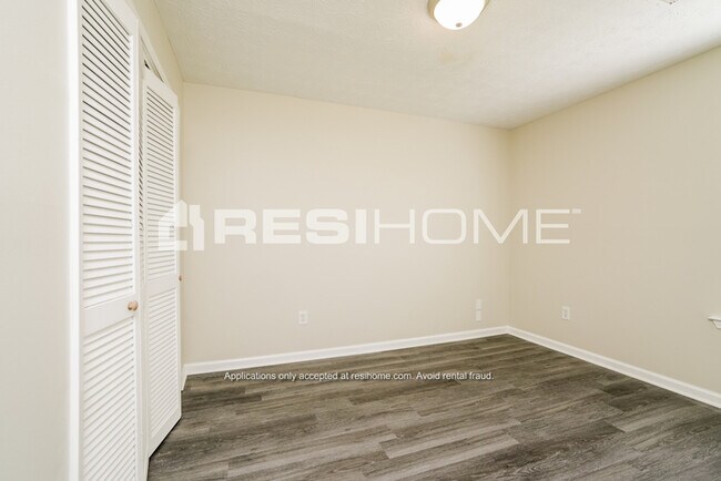 Building Photo - 935 River Glen Pl