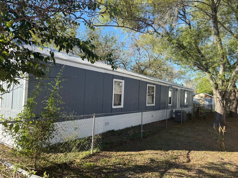 Building Photo - 11725 W Farm to Market 2790 S