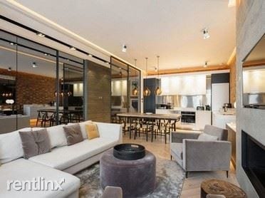 Building Photo - 900 Adams Crossing