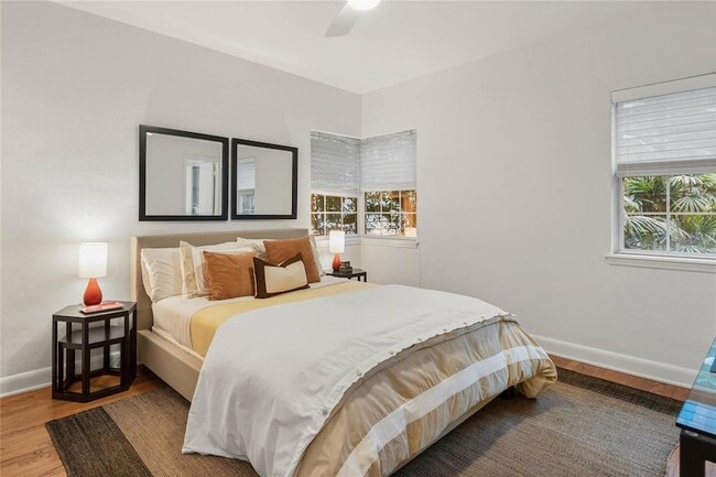 Building Photo - 1222 Lancaster Dr