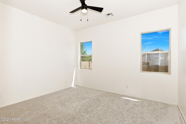 Building Photo - 5827 Gerard Dr