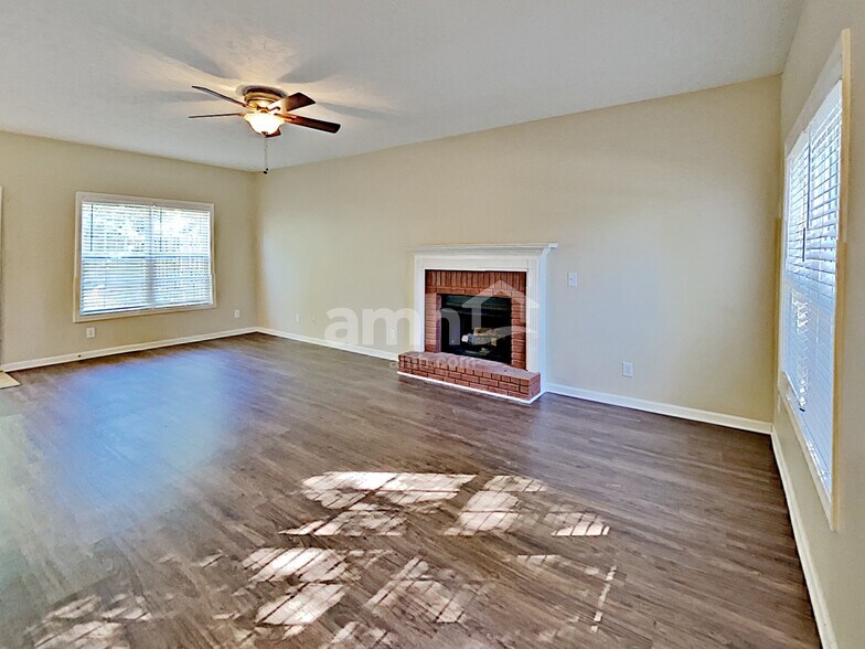 Building Photo - 117 Carl Barrett Dr