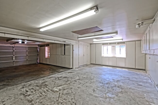 Building Photo - ***$500 OFF FIRST MONTHS RENT*** SPACIOUS, BRIGHT & AIRY, 3BR2BA HOME W/ GREAT OUTDOOR SPACE, LAR...