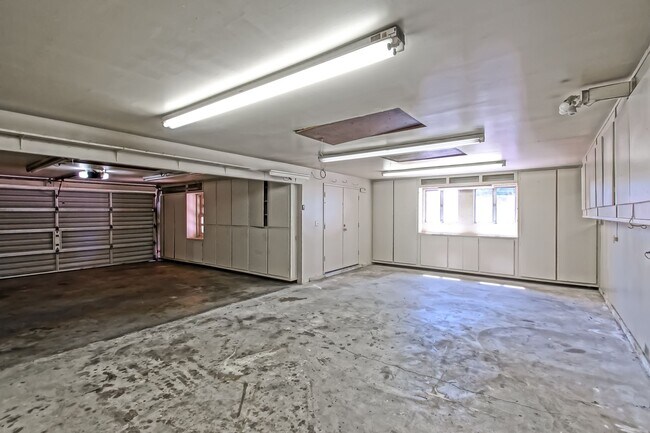 Building Photo - SPACIOUS, BRIGHT & AIRY, 3BR2BA HOME W/ GR...