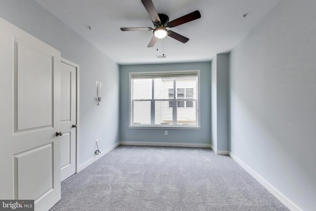 Building Photo - 16580 Crabbs Branch Way