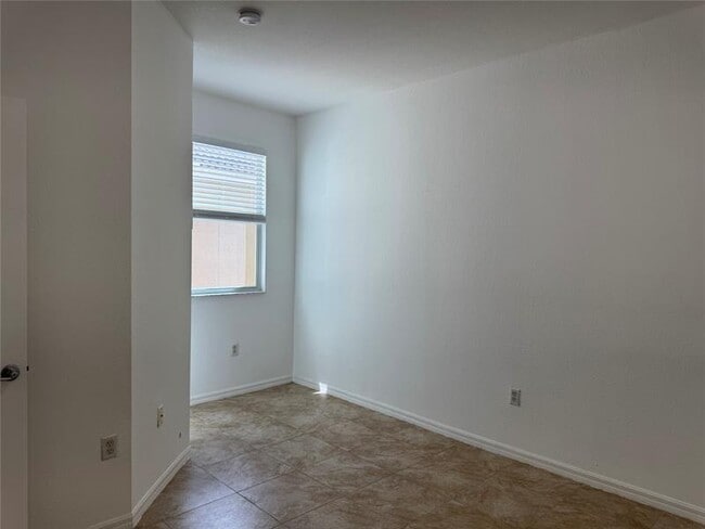 Building Photo - 4331 SW 131st Ln