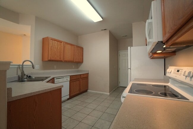 Building Photo - 862 Red Thistle View
