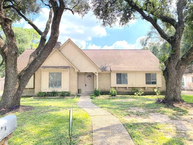 Primary Photo - 3022 Kenross St