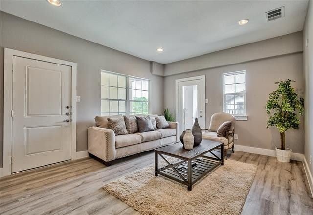 Building Photo - NOW LEASING! 1 and 2 bedroom apartments.