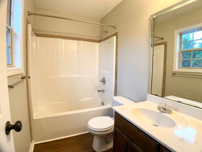 Building Photo - 685 Foxfield Dr