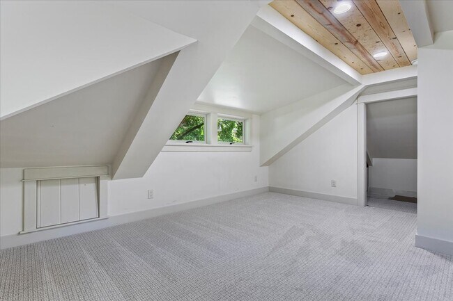Building Photo - 1315 N 19th St