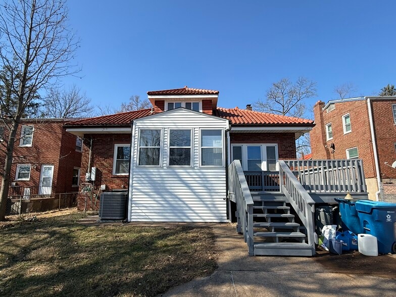 back of house - 3068 Bellerive Dr