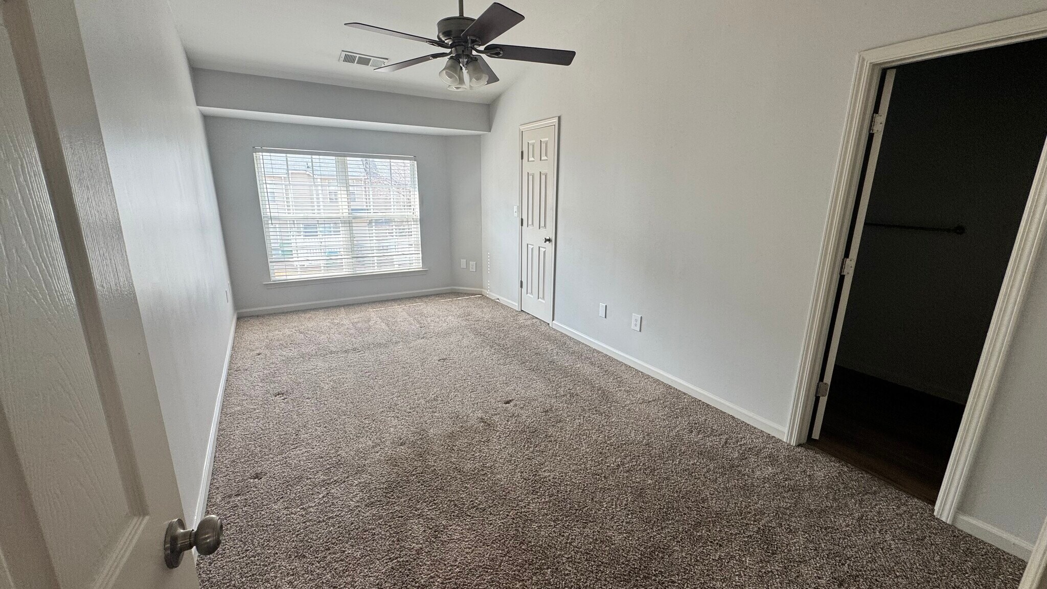 Building Photo - 3385 Hidden Cove Cir