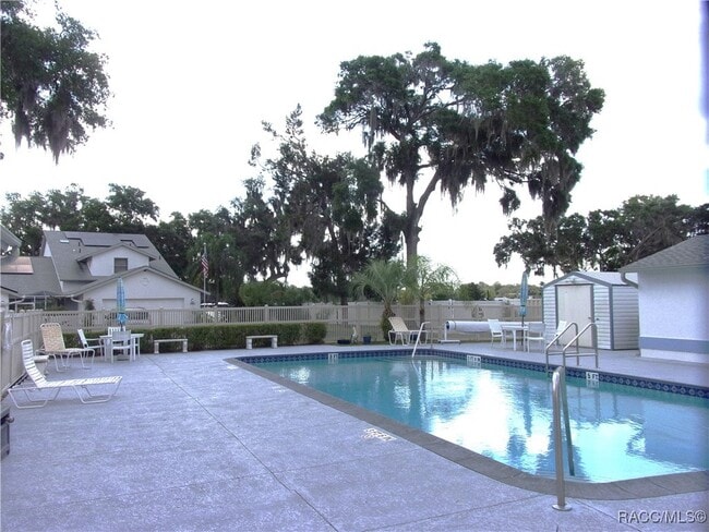 Building Photo - 470 Siesta Terrace
