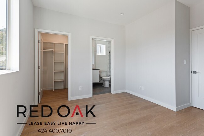 Building Photo - 4506 Esmeralda St