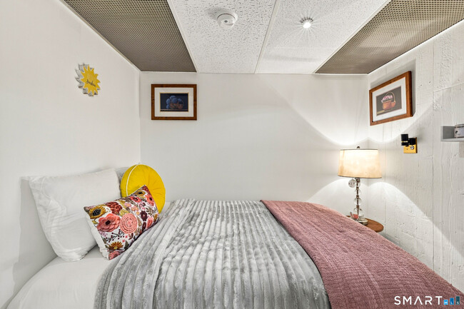 Building Photo - 116 Swanson Ave