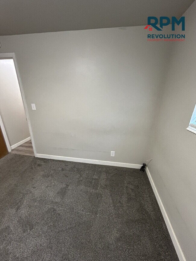 Building Photo - Charming 2-Bed in Washington Terrace