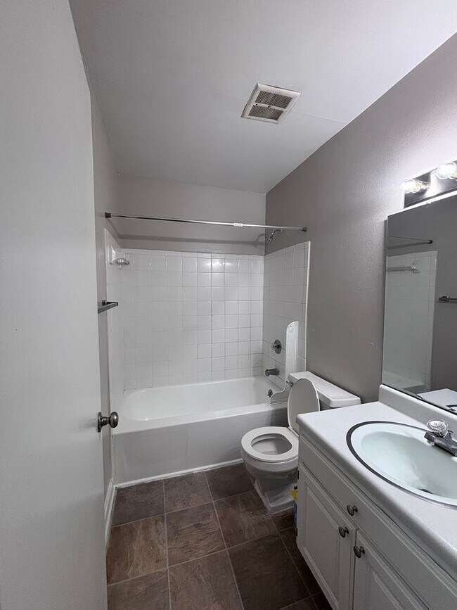 Building Photo - 241 Orchard Trace Ln