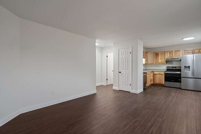 Building Photo - Completely renovated two bedroom!