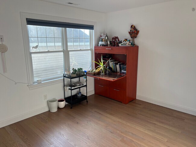 Building Photo - 111-113 Lincoln Ave