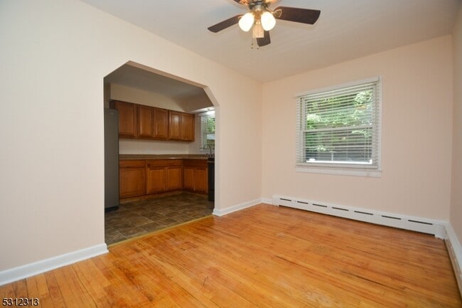 Building Photo - 62 Oakwood Ave