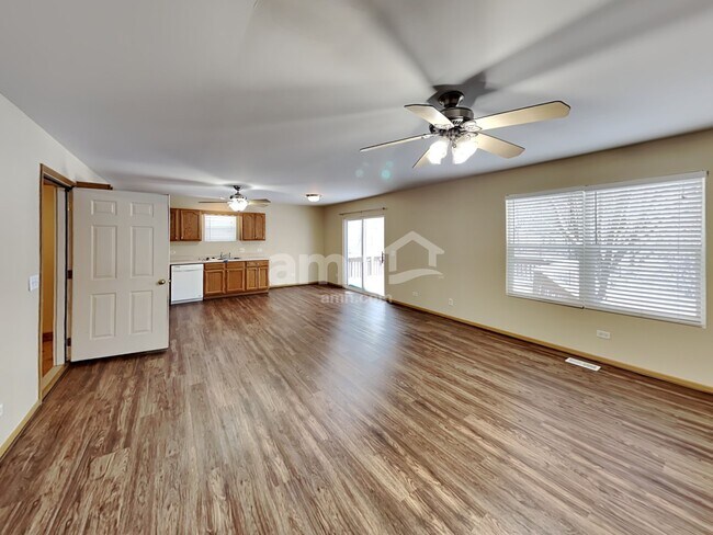 Building Photo - 329 Verbena Ln