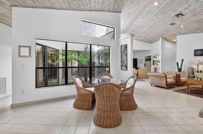 Building Photo - 22519 Esplanada Cir