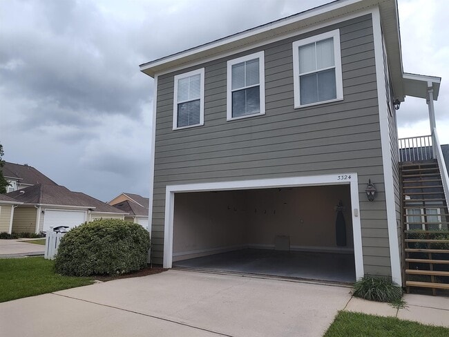 Building Photo - 3324 Calumet Dr